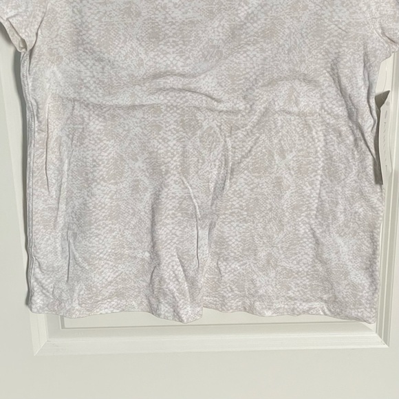 New! Athleta Organic Daily Snake Print Tee white nwt 35273 - Picture 7 of 14